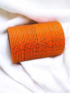 ชุดกำไลข้อมือไหมสีม่วงราชวงศ์และสีม่วงเข้ม ประดับด้วยงานปักดิ้นเงินซารีอย่างประณีต และคริสตัลเม็ดเล็กๆ สวยงาม - Product Image 2