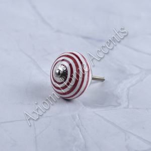 Boutons décoratifs en céramique avec motif floral peint à la main pour armoires et tiroirs par Axiom Home Accents - Product Image 5