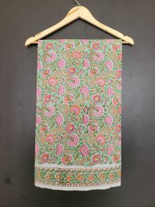 ผ้าฝ้ายแท้ 100% พิมพ์ลายด้วยมือ ระบายอากาศได้ดี ขายดีในปี 2025 เหมาะสำหรับตัดเย็บชุดเด็กผู้หญิง วัสดุเย็บผ้าจากโรงงาน - Product Image 5