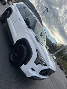 Toyota Sequoia TRD Pro Usada, Año 2025 - Product Image 2