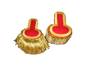 Épaulettes tendance personnalisées faites à la main en laiton et tissu rouge doré avec logo personnalisé, conception OEM, équipement de défense personnel - Product Image 2