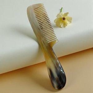 Peine de cuerno natural hecho a mano, de dientes anchos, ecológico, para el cuidado del cabello, masaje capilar, herramientas de masaje, herramienta corporal - Product Image 4