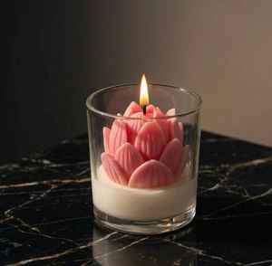 Bougie en verre de soja Lotus Flower Clean Burn Easy Return, décoration personnalisée pour la maison, cadeaux d'invitation de baptême, prix de gros - Product Image 4