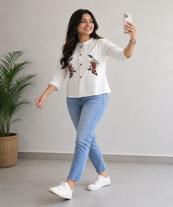 เสื้อผู้หญิงสไตล์ชาติพันธุ์สีขาวปักลายด้วยมือผ้าฝ้ายคัดพิเศษ Rich Look Khadi รุ่น FVD-Avtar 85189 แห้งเร็ว ใส่ได้ทุกฤดู - Product Image 2