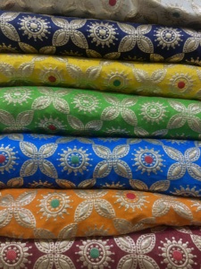 Tissu jacquard brodé léger Zari, 44 pouces, 115 GSM, pour vêtements de mariée, textiles de maison, vêtements ethniques et mode - Product Image 5