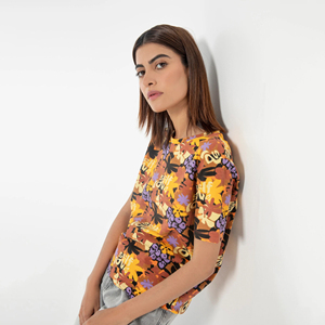 T-shirts pour femmes en gros, col rond, confortables, décontractés, à manches courtes, personnalisables, imprimés, couleur unie - Product Image 2