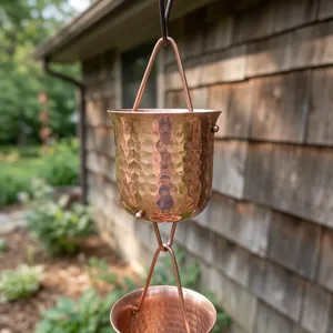 Chaîne de pluie décorative en cuivre martelé pour gouttière extérieure, élément aquatique pour jardin et extérieur de maison, chaîne de drainage métallique suspendue - Product Image 1