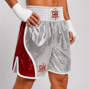 Shorts de boxe unisexes professionnels en satin vert métallisé 100% polyester avec logo frontal, séchage rapide et motif étoile en strass - Product Image 6