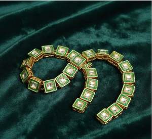 Conector Ovalado de Aleación Chapado en Oro de 18K con Cristales Geométricos Dorados Meena Kaari, Tamaño 11x11mm, Fornituras de Joyería para Collares, Venta al por Mayor - Product Image 2