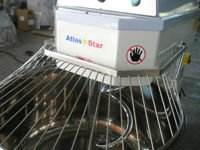 Amasadora Eléctrica Comercial con 2 Velocidades Ajustables para Hacer Pizza y Samosas, Trigo y Harina, Nueva - Product Image 5