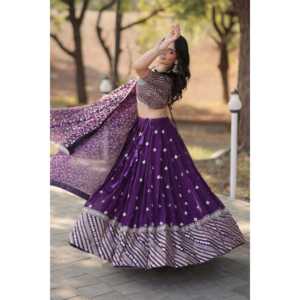 Amzing Faux Blooming paillettes avec threadBrodé travail lehenga choli - Product Image 2