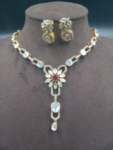 ชุดเครื่องประดับทองชุบ Amaira Jewels สร้อยคอพร้อมต่างหู ประดับด้วยพลอยโพลกี ดีไซน์ลายดอกไม้ สำหรับผู้หญิง เหมาะสำหรับงานแต่งงาน สไตล์คลาสสิก - Product Image 6