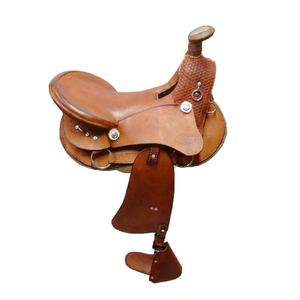 Sillas de montar europeas de cuero estilo vintage para carreras de caballos, personalizables con grabado, de diseño ligero y resistentes al agua, en venta. - Product Image 4