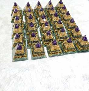 Pyramide d'orgonite multi-cristaux naturels, faite à la main, polie, décoration spirituelle pour la maison, améthyste, tourmaline noire, œil de tigre, vert - Product Image 4
