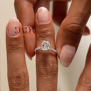 Bague de fiançailles Radiant Cushion Cut Hidden Halo pour femme, bague solitaire en diamant, bague de mariage élégante, bague de promesse d'anniversaire - Product Image 2