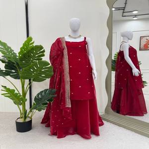 Ensemble Kurti VASTRA COTTAGE avec pantalon et dupatta pour femme, style spaghetti, travail de broderie à la main, tenue ethnique - Product Image 5