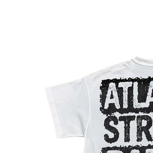Camiseta Blanca de Corte Regular con Estampado de la Fiesta Callejera de Atlanta, Manga Corta para Hombre, Logotipo Frontal Sólido, Formal, 100% Algodón - Product Image 2