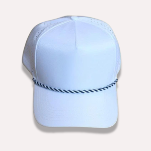 Gorra de Golf Impermeable de Poliéster OEM Personalizada con Ribete de Cuerda, Corte Láser, Ventilación Transpirable, Lona de 5 Paneles y Cierre a Presión - Product Image 1