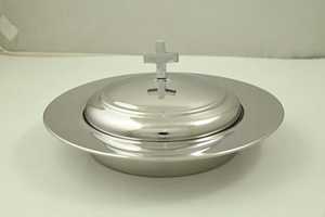 Assiette de service ronde en métal avec couvercle, design minimaliste, finition polie, couleur unie, vaisselle et assiettes - Product Image 3
