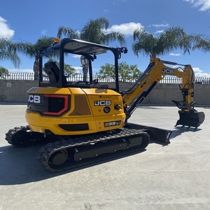 Miniexcavadora de 2.5 toneladas de alta resistencia con giro de cola cero para sitios de construcción urbanos con motor Kubota y Bosch - Product Image 1