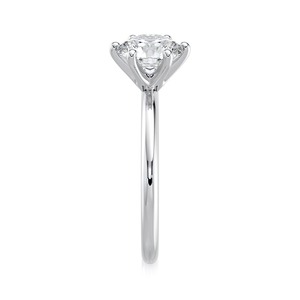 Bague de fiançailles solitaire en diamant rond brillant de 2 carats, cultivé en laboratoire, or blanc 14 carats, bijoux de mariage personnalisés - Product Image 6