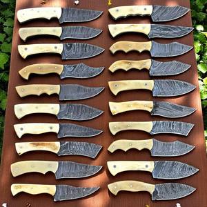 Lot de 20 couteaux de chasse professionnels en acier Damas de haute qualité, fabriqués à la main, style européen, manche en os, service OEM personnalisé - Product Image 3