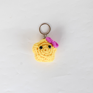 Porte-clés étoile au crochet fait main, étoile jaune tricotée, breloque de sac Amigurumi, pendentif de sac à dos, objet d'art pur, porte-clés artisanal, cadeau - Product Image 1