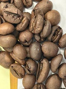 เมล็ดกาแฟคั่วเกรดพรีเมียม 100% บริสุทธิ์จากธรรมชาติ ไม่มีสารเติมแต่ง ตัวเลือกเครื่องดื่มเพื่อสุขภาพสำหรับผู้จัดจำหน่ายระหว่างประเทศ - Product Image 4