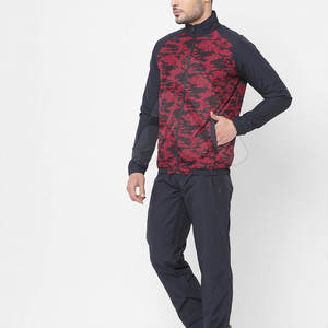 Conjunto Deportivo de Invierno para Hombre con Estampado Acid Wash, Sudadera con Capucha y Pantalones Jogger de Algodón, Diseño 2 en 1, Logotipo Personalizado, Alta Calidad, Venta al Por Mayor - Product Image 4