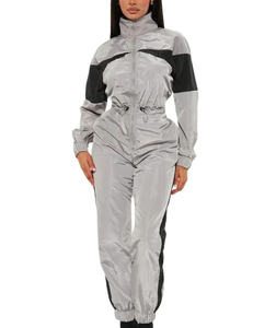 Survêtement color block pour femme gris et noir avec fermeture éclair, coupe régulière, coupe-vent en satin, idéal pour le printemps - Product Image 1