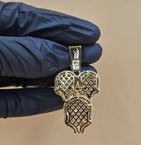 Colgante de triple calavera con ojos de rubí, chapado en plata de ley 925, joyería gótica para hombre, colgante hip-hop, colgante rapero, colgante bling. - Product Image 6