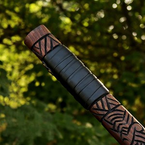 Marteau Viking Mjolnir DIY fait main OEM, Marteau de guerre nordique décoratif avec manche en bois gravé et texture antidérapante, 18 pouces, objet de collection - Product Image 3