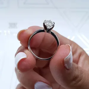 Bague de fiançailles solitaire en moissanite, or blanc massif 14 carats, 2 carats, taille brillant rond, VVS2, sertissage à griffes, tendance - Product Image 3