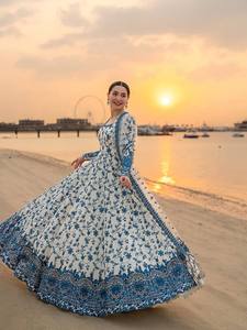 Ensemble Salwar Kameez brodé de fleurs bleues pour femmes, tenue ethnique de fête et de mariage avec dupatta, séchage rapide - Product Image 3