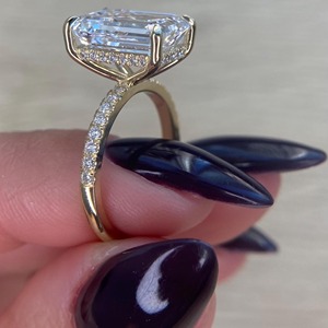 Anillo de Compromiso de Cristal con Corte Esmeralda para Mujer, ZAYRO EXPORT ZR-221, Certificado IGI, Oro Sólido de 18K, Engaste de Puntas, Estilo Floral - Product Image 2