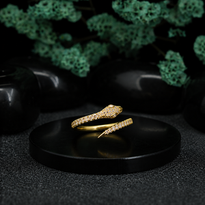 Anillo de Diamantes con Diseño de Serpiente de Lujo, Oro Amarillo con Engaste Pavé, Patrón Animal Unisex para Uso Diario - Product Image 2