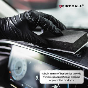 Cepillo Fireball Nappa, cepillo de cerdas suaves para una limpieza segura del cuero y el interior. Las cerdas ultra suaves proporcionan una limpieza sin rayones. - Product Image 2