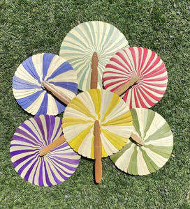 พัดลมใบปาล์มงานแฮนด์เมดแบบธรรมชาติเป็นมิตรต่อสิ่งแวดล้อมสำหรับตกแต่งงานปาร์ตี้งานแต่งงานของขวัญและใช้ในบ้าน - Product Image 1