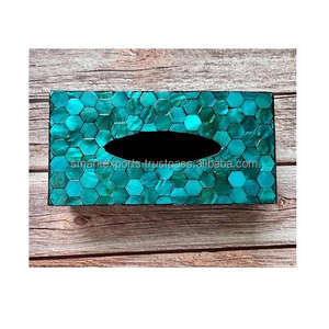 Dispensador de servilletas de madera decorativas con acabado brillante para Decoración de mesa de lujo o entornos de hospitalidad - Product Image 1