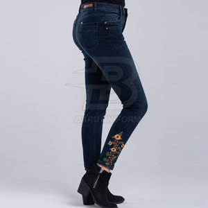 Pantalones Vaqueros de Mujer con Estilo Moderno, Diseño de Moda y Comodidad para el Día a Día - Product Image 3