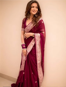 Sari Tradicional de Fiesta para Mujer KV Borgoña con Borde de Seda Zari y Poliéster, con Relieve, Antiarrugas, de Secado Rápido, Reversible, para Otoño - Product Image 5