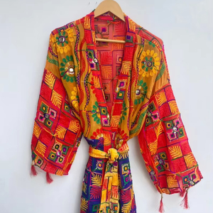 ชุดกิโมโนพิมพ์ลายด้วยมือจาก Naaz Textile ดีไซน์ลายการ์ตูนสุดพิเศษ ชุดนอนผ้าฝ้าย 100% คอวี เอวยางยืด ใส่สบายในฤดูร้อน - Product Image 1