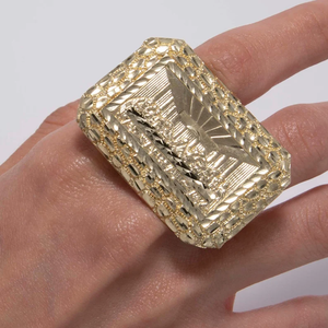 Bague Pyramide Cocktail pour Femme, Plaqué Or 24K, Zircon Cubique Micro-Pavé, Pierre Carrée, Bague Glamour Tendance pour Fête et Usage Quotidien - Product Image 4