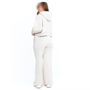 Conjunto Deportivo de Dos Piezas para Mujer, Estilo Urbano a la Moda, Fabricación en Masa, Logotipo Bordado Personalizado, Ropa Urbana con Lavado Ácido - Product Image 4
