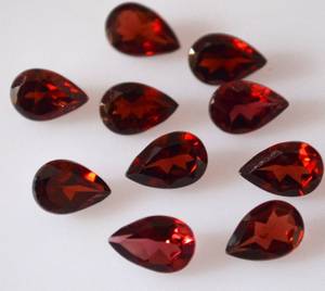 Garnet rouge naturel du Mozambique de haute qualité, taille poire facettée, pierre précieuse en vrac, pierre précieuse taillée, fournisseur IGI, pierre précieuse calibrée - Product Image 4