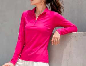 Polo de manga larga con media cremallera para mujer, color fucsia liso, corte regular - Product Image 2