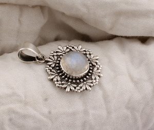 Colgante Vintage de Plata de Ley 925 con Piedra Lunar Arcoíris, Colgante de Piedra Lunar de Fuego Azul Natural Hecho a Mano, Venta al por Mayor, Estilo Antiguo - Product Image 6
