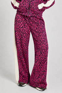 Wholesale <b>Women</b>’s Pink Leopard Print Soft Wide Leg <b>Jogger</b> Pants With Contrastline Side Strip Winter Season For <b>Women's</b> Wear - Product Image 1