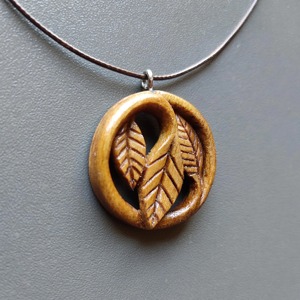 Collier en bois de style rustique, collier en bois couleur unie, collier en bois ambiance campagnarde, prix d'usine en gros - Product Image 1