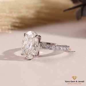 Anillo de Compromiso Personalizado de Oro Blanco con Corte Ovalado, Diamante CVD Cultivado en Laboratorio, Certificado IGI, 3.00 Quilates, Claridad VVS2, Color F, Oro Sólido de 14K - Product Image 2